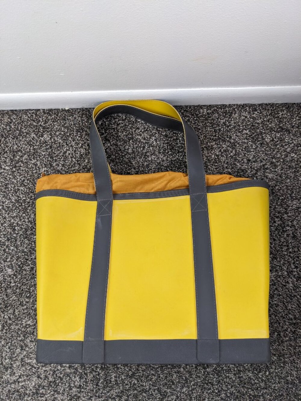 LL Bean Bag Wellie Boat and Tote Waterproof Vulcanized Rubber Yellow 11.5x13x6.5 - Picture 3 of 10